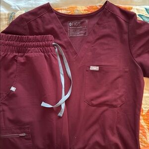Figs Maroon Scrub Set